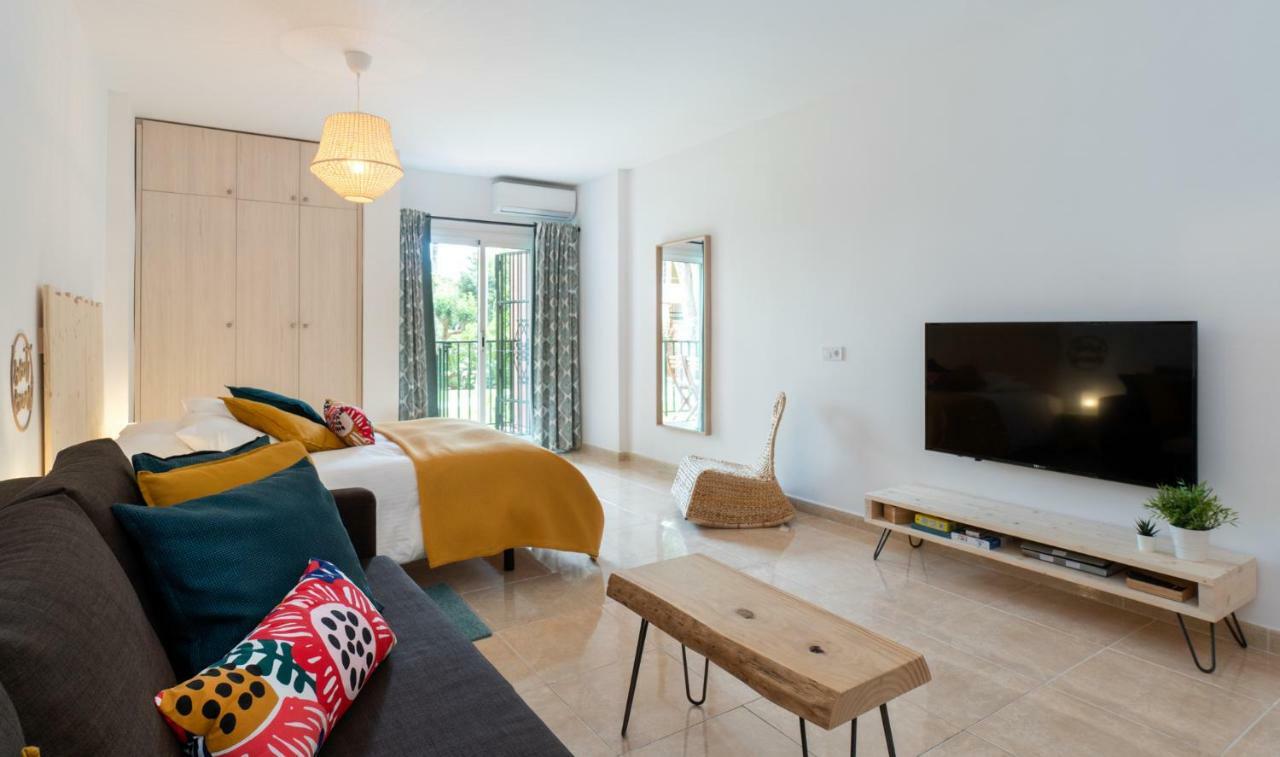 Minerva Suites By Kaarina Benalmadena Luaran gambar