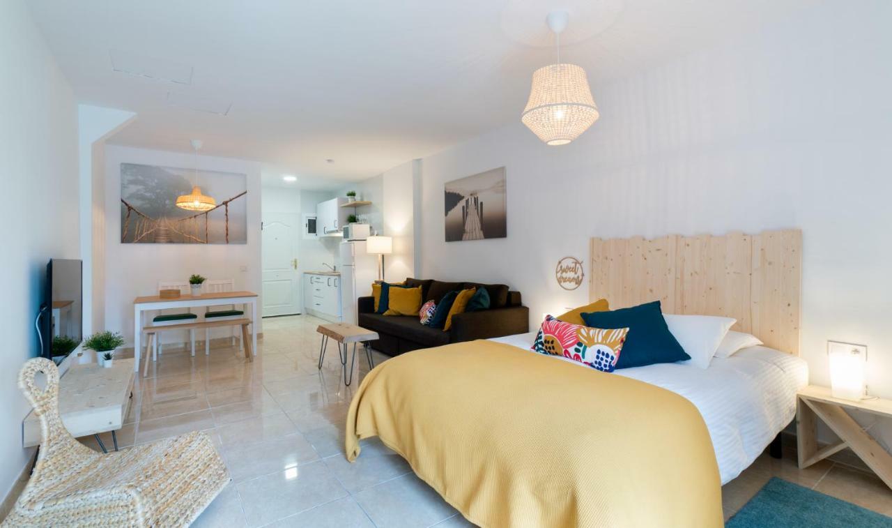 Minerva Suites By Kaarina Benalmadena Luaran gambar