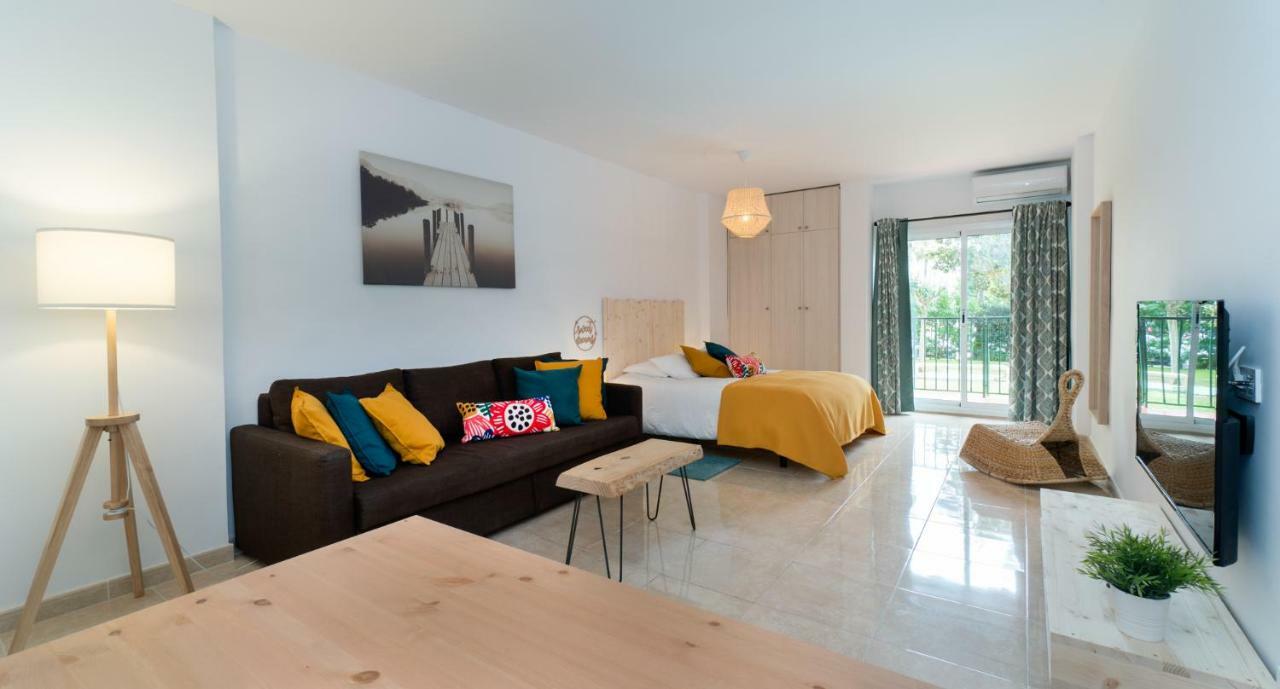 Minerva Suites By Kaarina Benalmadena Luaran gambar